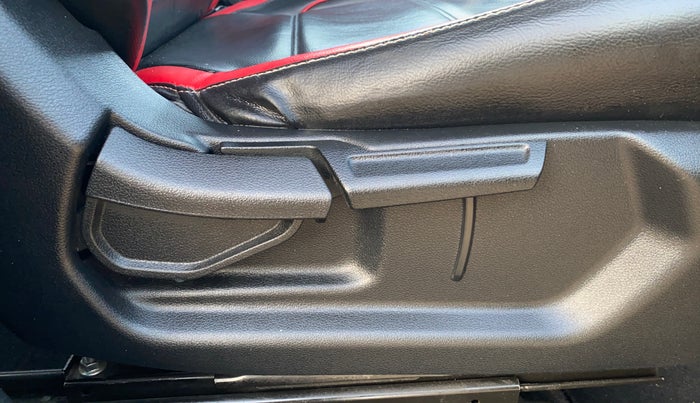 2019 Hyundai VENUE SX 1.0 TURBO, Petrol, Manual, 20,216 km, Driver Side Adjustment Panel