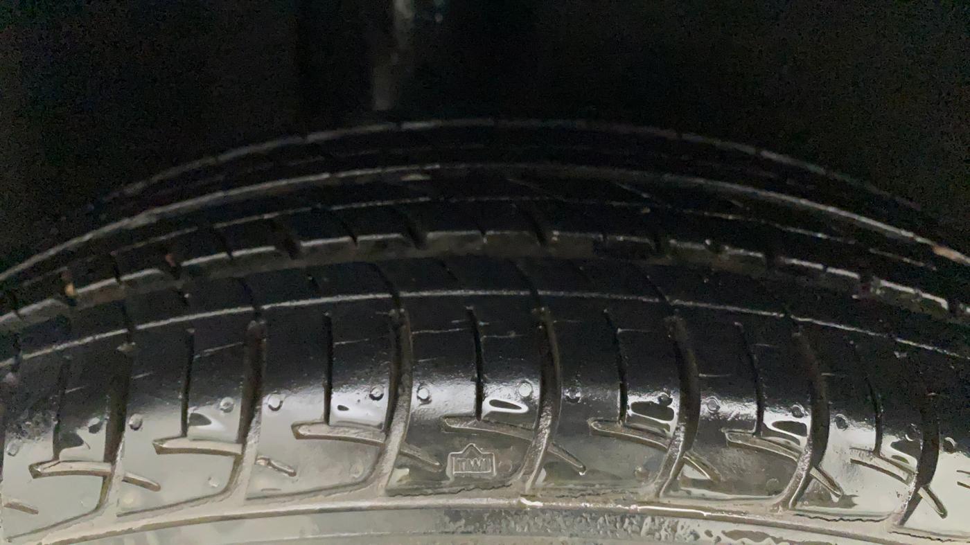 2015 Maruti Baleno DELTA PETROL 1.2, Petrol, Manual, 5,695 km, Right Rear Tyre Tread
