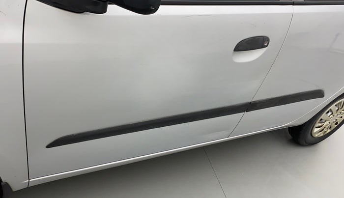 2014 Hyundai i10 MAGNA 1.1, Petrol, Manual, 27,273 km, Front passenger door - Slightly dented