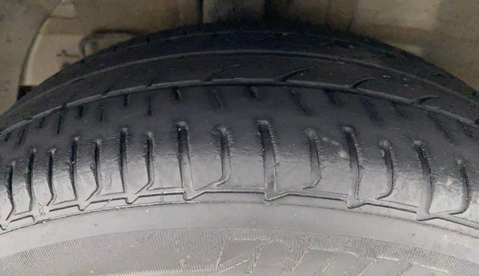2017 Hyundai Elite i20 MAGNA EXECUTIVE 1.2, Petrol, Manual, 35,112 km, Right Rear Tyre Tread