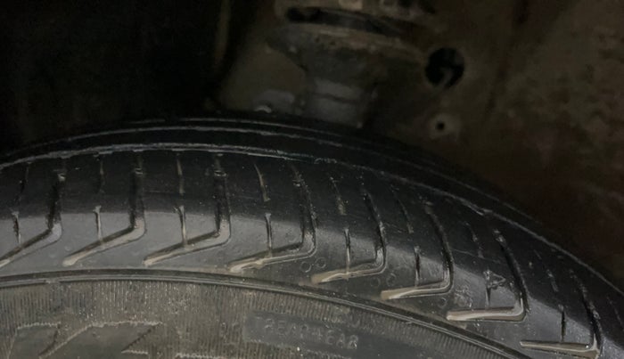 2020 Maruti New Wagon-R LXI CNG 1.0, CNG, Manual, 56,923 km, Left Front Tyre Tread