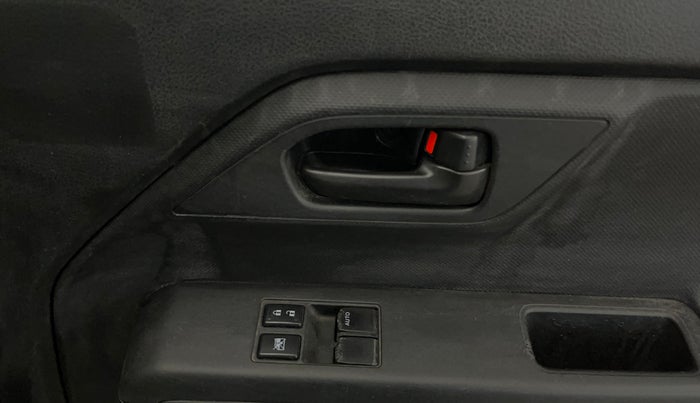 2020 Maruti New Wagon-R LXI CNG 1.0, CNG, Manual, 56,923 km, Driver Side Door Panels Control