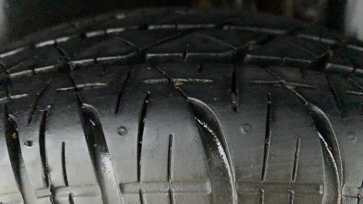 2012 Maruti Swift VXI, Petrol, Manual, 41,110 km, Left Rear Tyre Tread