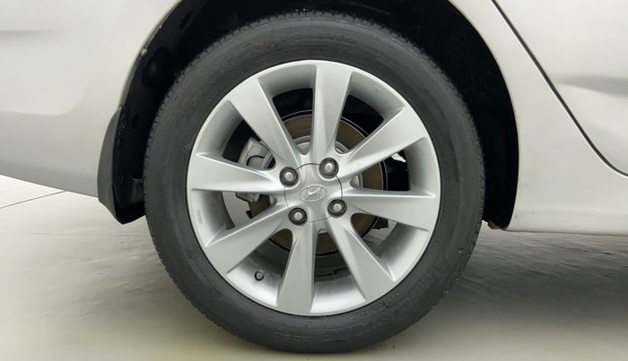 2012 Hyundai Verna FLUIDIC 1.6 SX CRDI, Diesel, Manual, 1,12,865 km, Right Rear Wheel