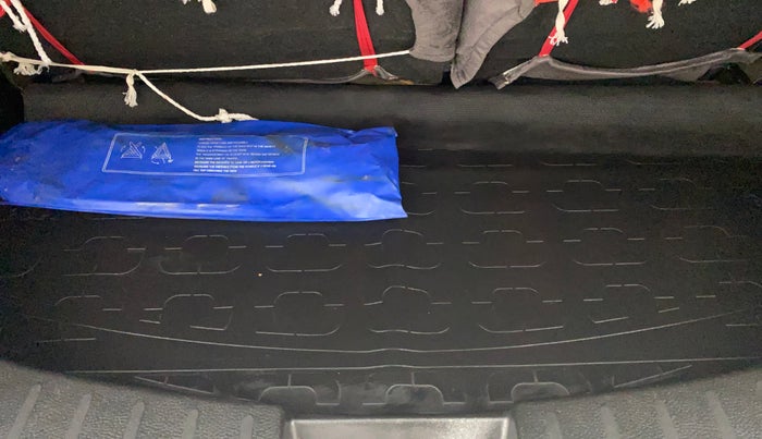 2016 Maruti Wagon R 1.0 VXI (O) AMT, Petrol, Automatic, 33,469 km, Boot Inside