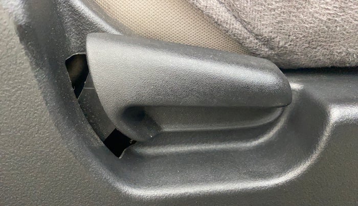 2016 Maruti Wagon R 1.0 VXI (O) AMT, Petrol, Automatic, 33,469 km, Driver Side Adjustment Panel