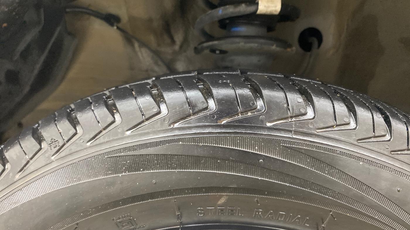 2025 Maruti Alto K10 VXi Plus (O) AGS, Petrol, Automatic, 13,828 km, Left Front Tyre Tread
