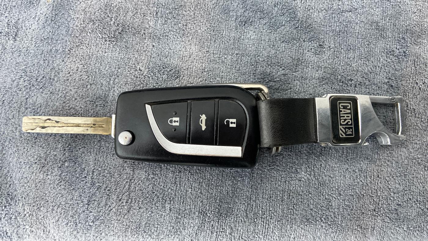2014 Toyota Corolla Altis G, Petrol, Manual, 1,17,456 km, Key Close Up