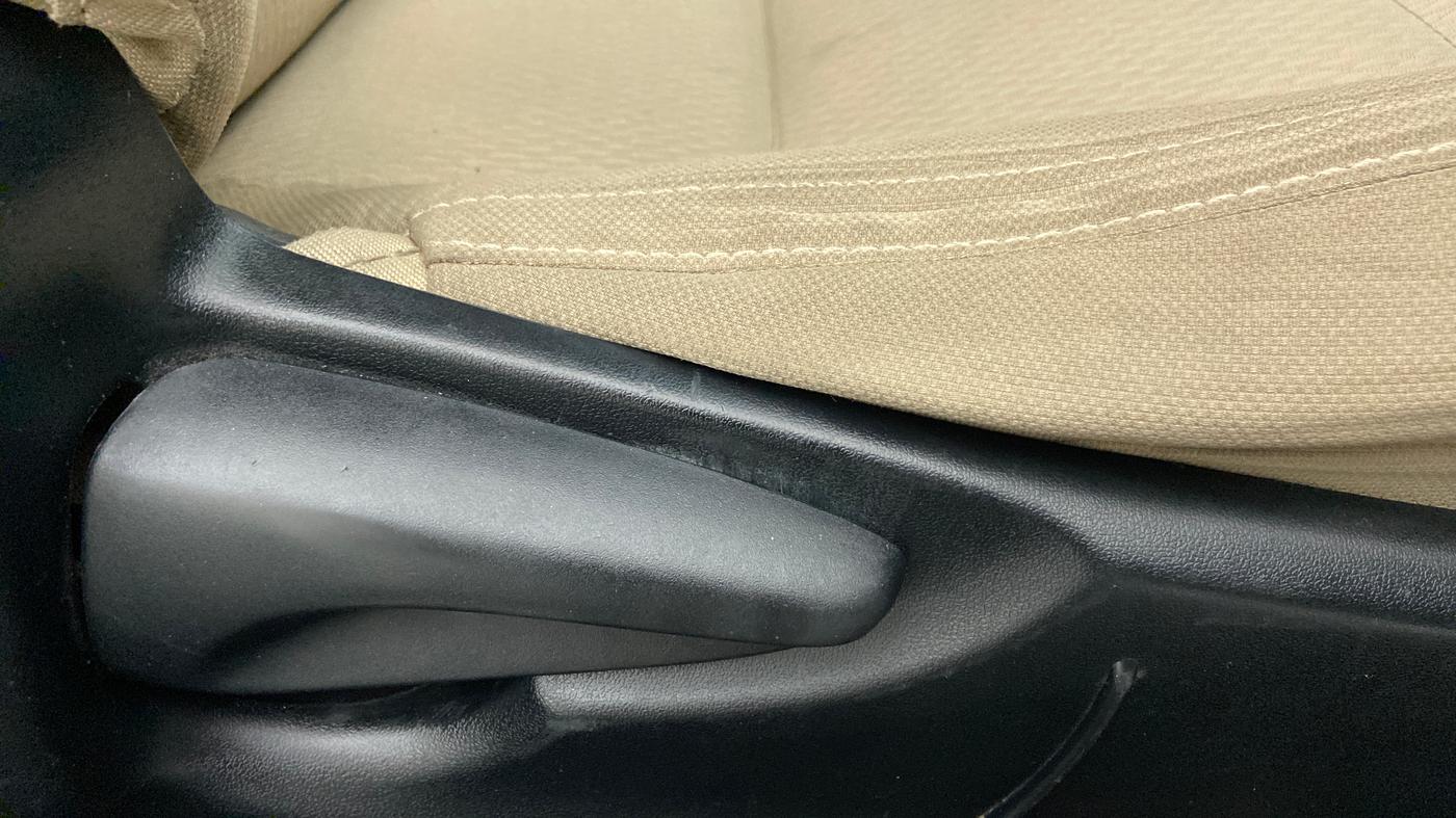 2014 Toyota Corolla Altis G, Petrol, Manual, 1,17,456 km, Driver Side Adjustment Panel