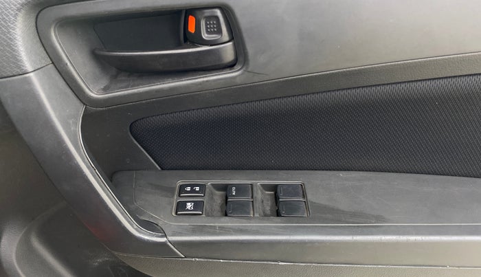 2018 Maruti Vitara Brezza VDI (O), Diesel, Manual, 1,04,184 km, Driver Side Door Panels Control