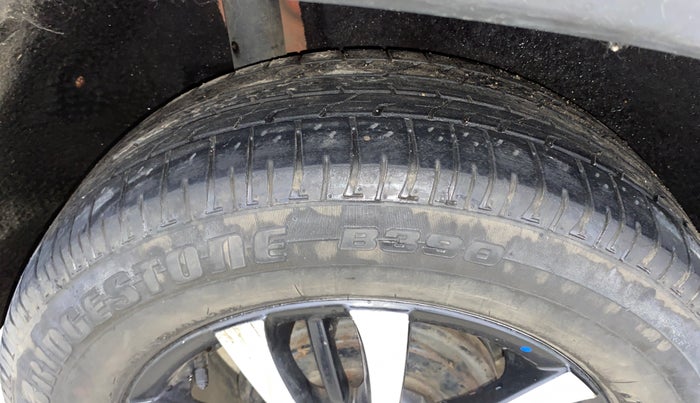 2018 Maruti Vitara Brezza VDI (O), Diesel, Manual, 1,04,184 km, Right Rear Tyre Tread