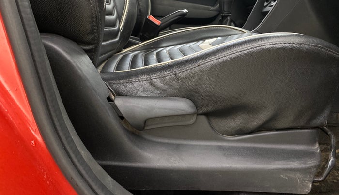 2018 Maruti Vitara Brezza VDI (O), Diesel, Manual, 1,04,184 km, Driver Side Adjustment Panel