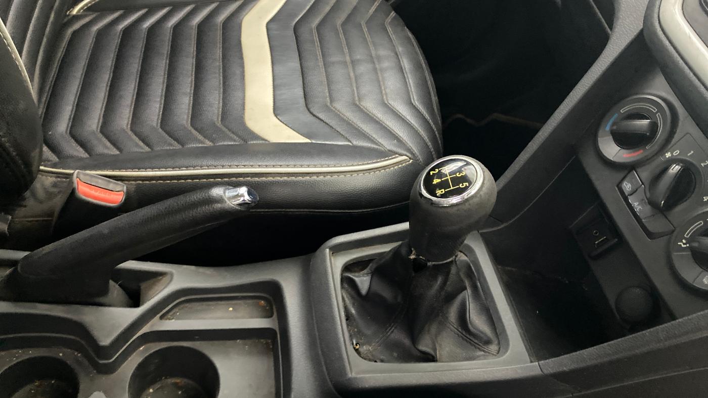 2018 Maruti Vitara Brezza VDI (O), Diesel, Manual, 1,04,184 km, Gear Lever