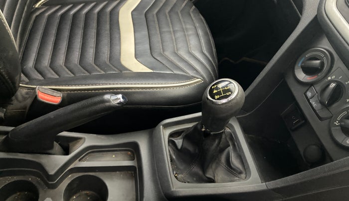 2018 Maruti Vitara Brezza VDI (O), Diesel, Manual, 1,04,184 km, Gear Lever