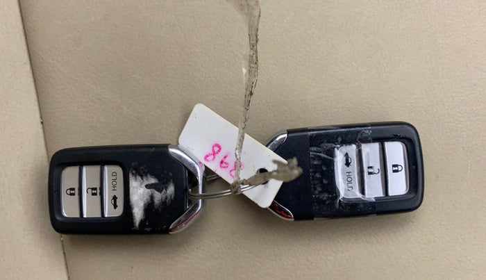 2023 Honda Amaze 1.2L I-VTEC VX, Petrol, Manual, 11,458 km, Key Close Up