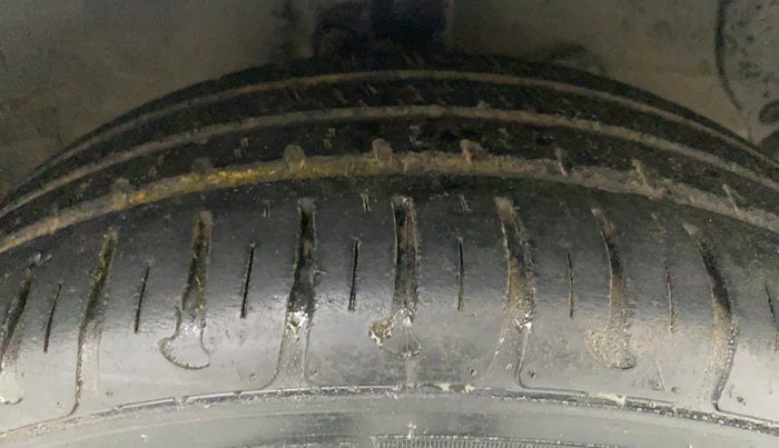2014 Hyundai Xcent SX 1.2 (O), Petrol, Manual, 55,033 km, Right Front Tyre Tread