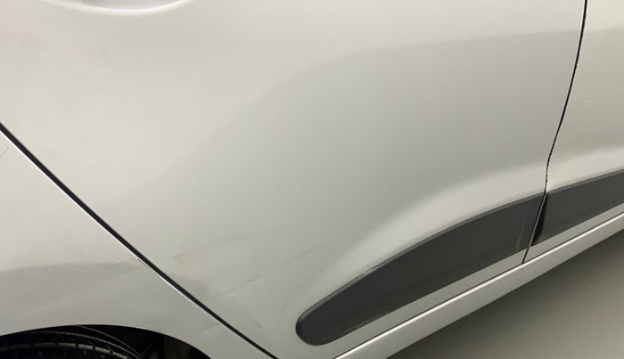 2014 Hyundai Xcent SX 1.2 (O), Petrol, Manual, 55,033 km, Right rear door - Minor scratches