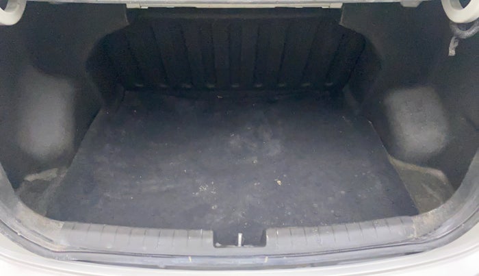 2014 Hyundai Xcent SX 1.2 (O), Petrol, Manual, 55,033 km, Boot Inside