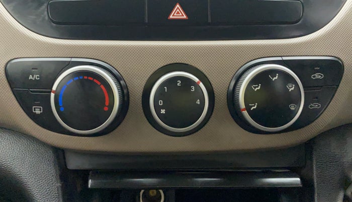 2014 Hyundai Xcent SX 1.2 (O), Petrol, Manual, 55,033 km, AC Unit - Minor issue in the heater switch