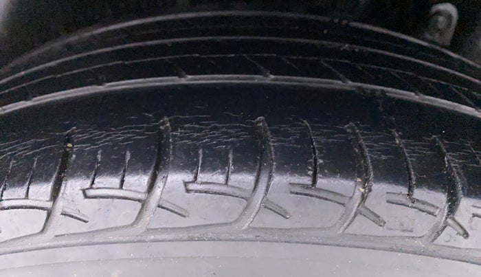 2017 Maruti Ertiga VDI SHVS, Diesel, Manual, 75,868 km, Left Rear Tyre Tread