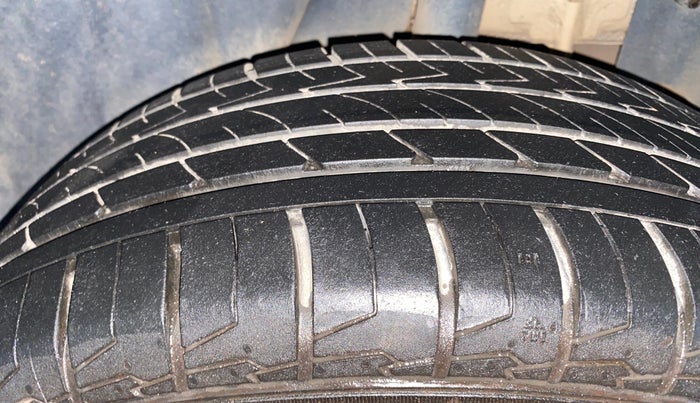 2020 Nissan Kicks XV TURBO 1.3, Petrol, Manual, 38,663 km, Left Rear Tyre Tread