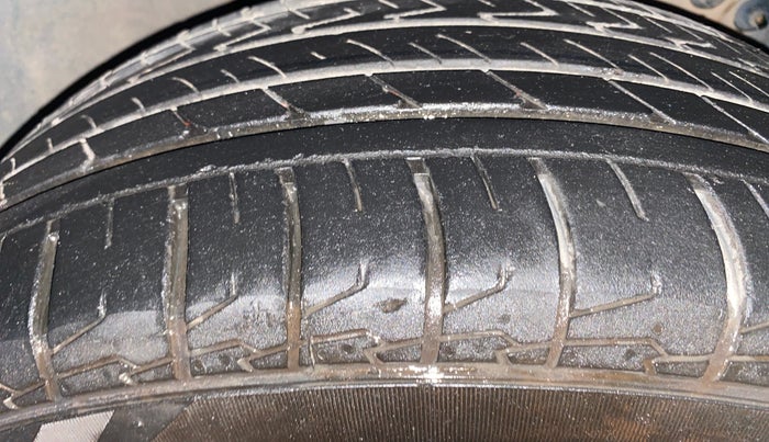 2020 Nissan Kicks XV TURBO 1.3, Petrol, Manual, 38,663 km, Right Front Tyre Tread