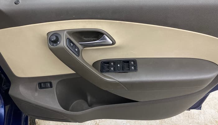2013 Volkswagen Vento HIGHLINE PETROL AT, Petrol, Automatic, 74,967 km, Driver Side Door Panels Control