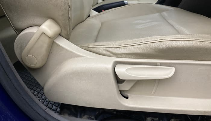 2013 Volkswagen Vento HIGHLINE PETROL AT, Petrol, Automatic, 74,967 km, Driver Side Adjustment Panel