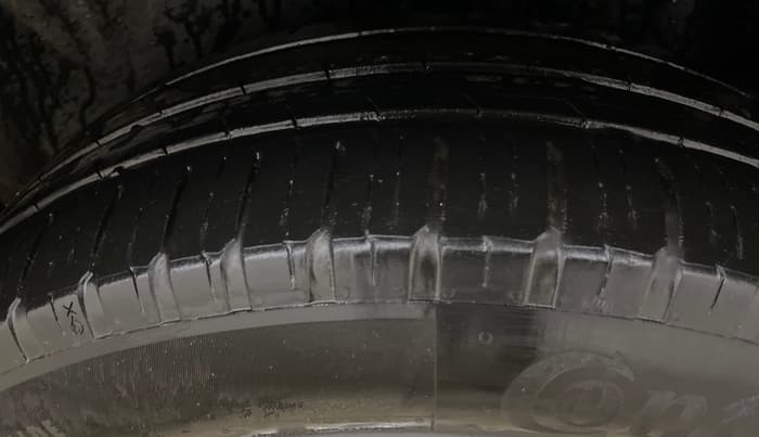 2013 Volkswagen Vento HIGHLINE PETROL AT, Petrol, Automatic, 74,967 km, Left Rear Tyre Tread