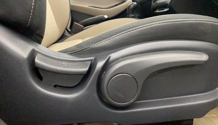 2015 Hyundai Elite i20 SPORTZ 1.2, Petrol, Manual, 32,568 km, Driver Side Adjustment Panel