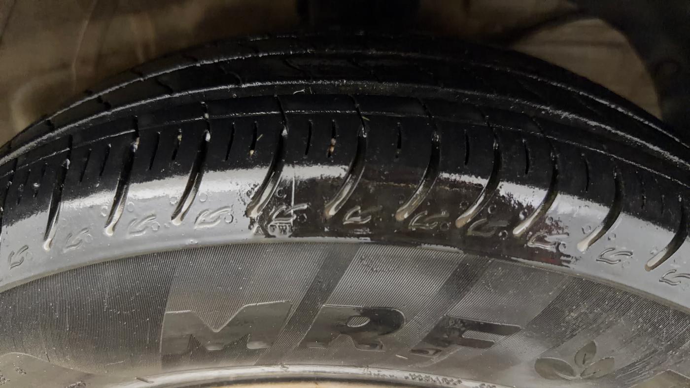 2018 Maruti Swift LXI, Petrol, Manual, 49,987 km, Right Front Tyre Tread