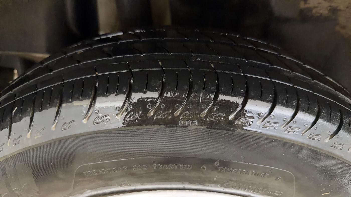 2018 Maruti Swift LXI, Petrol, Manual, 49,987 km, Right Rear Tyre Tread