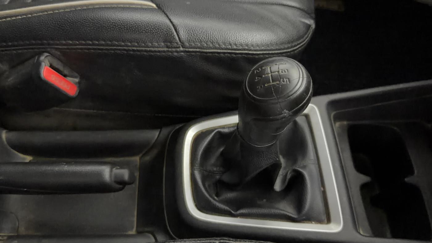 2018 Maruti Swift LXI, Petrol, Manual, 49,987 km, Gear Lever