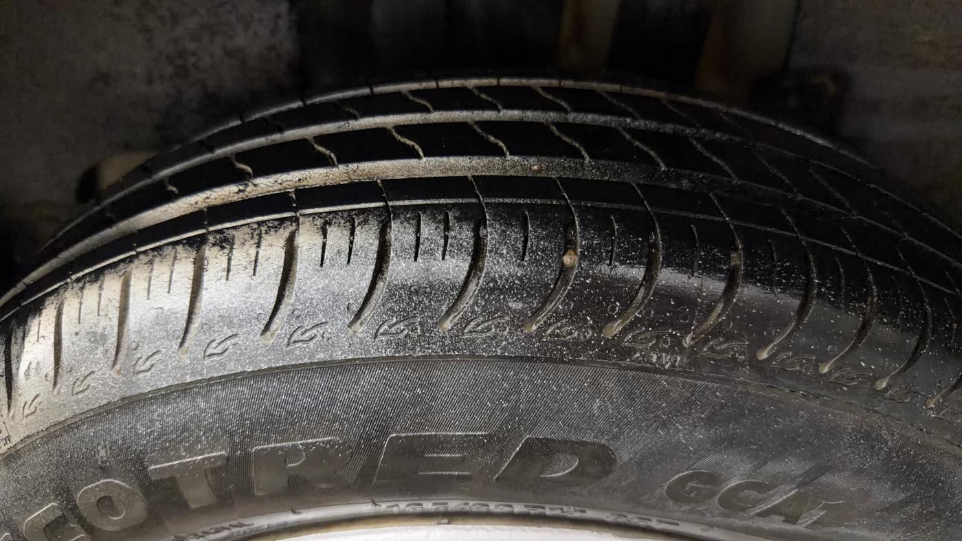 2018 Maruti Swift LXI, Petrol, Manual, 49,987 km, Left Rear Tyre Tread
