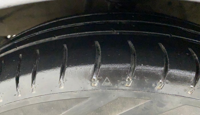 2013 Hyundai i10 MAGNA 1.2, Petrol, Manual, 77,098 km, Left Front Tyre Tread