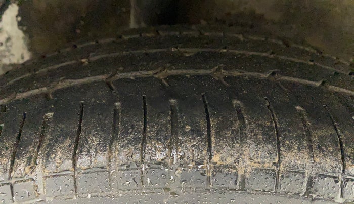2014 Maruti Ritz VXI, Petrol, Manual, 55,192 km, Right Rear Tyre Tread
