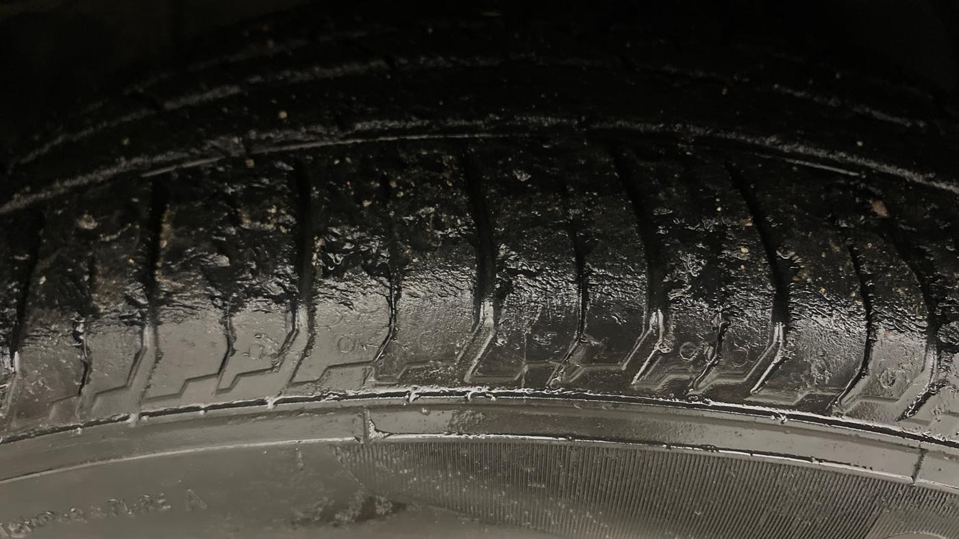 2021 Hyundai NEW I20 ASTA 1.2 AT, Petrol, Automatic, 54,103 km, Right Front Tyre Tread