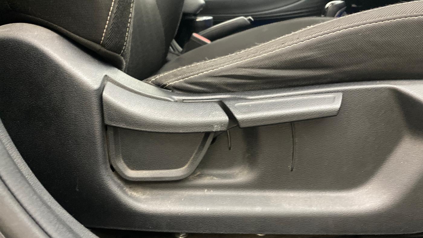2021 Hyundai NEW I20 ASTA 1.2 AT, Petrol, Automatic, 54,103 km, Driver Side Adjustment Panel