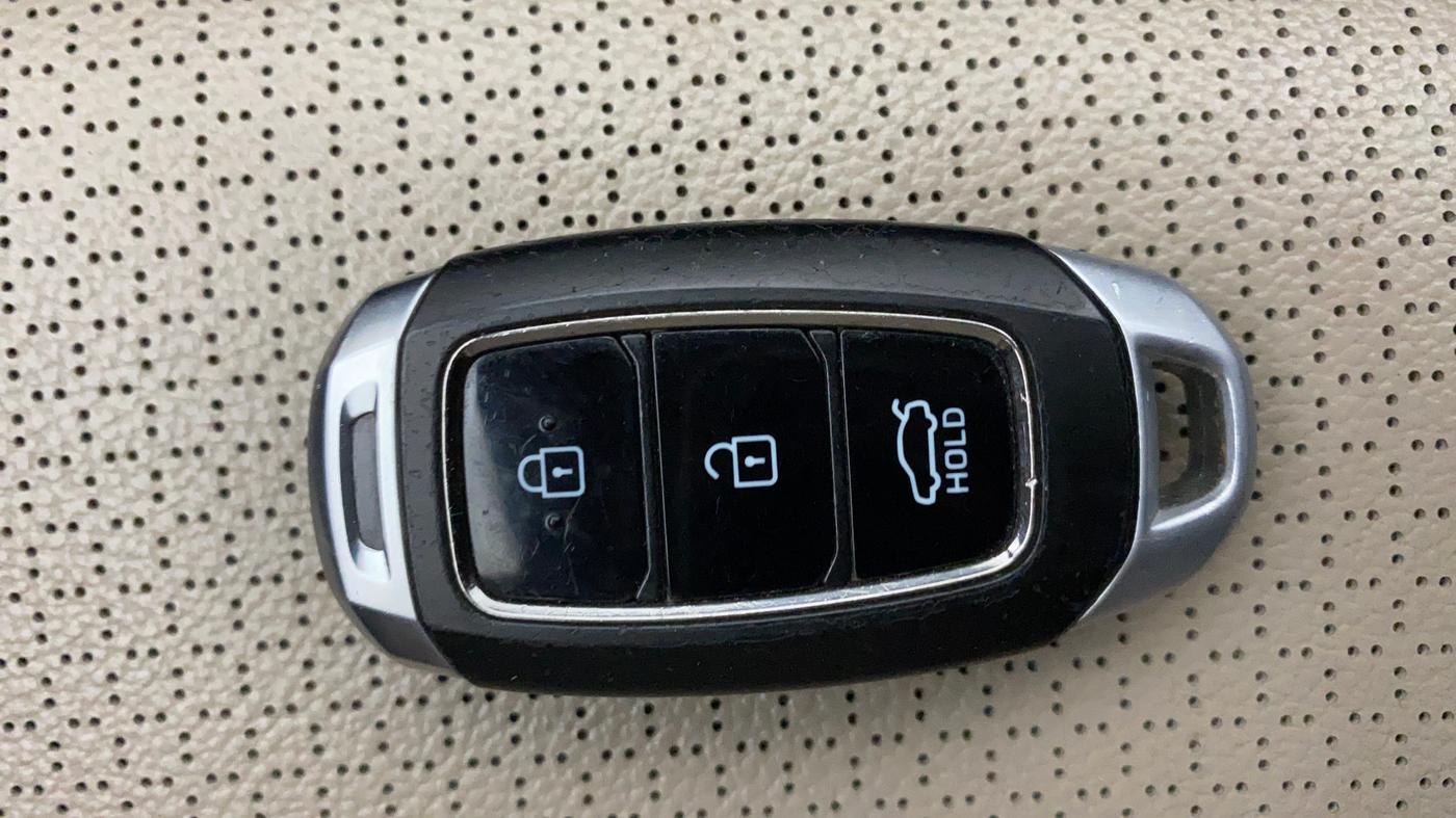 2018 Hyundai Verna 1.6 VTVT SX (O) AT, Petrol, Automatic, 33,196 km, Key Close Up