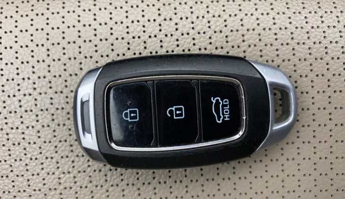 2018 Hyundai Verna 1.6 VTVT SX (O) AT, Petrol, Automatic, 33,196 km, Key Close Up