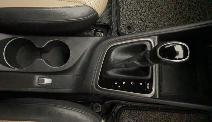 2018 Hyundai Verna 1.6 VTVT SX (O) AT, Petrol, Automatic, 33,196 km, Gear Lever