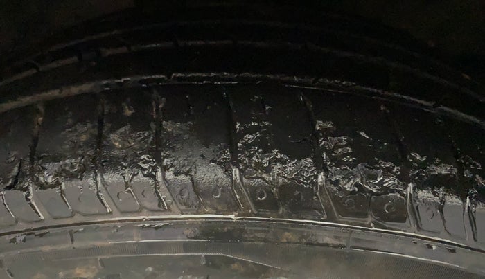 2018 Hyundai Verna 1.6 VTVT SX (O) AT, Petrol, Automatic, 33,196 km, Left Front Tyre Tread