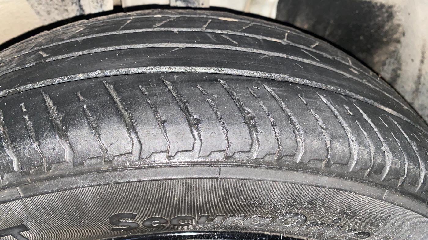 2023 Nissan MAGNITE XV TURBO, Petrol, Manual, 63,492 km, Right Front Tyre Tread