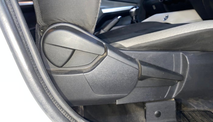 2023 Nissan MAGNITE XV TURBO, Petrol, Manual, 63,492 km, Driver Side Adjustment Panel