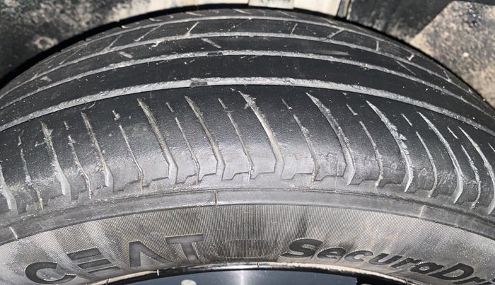 2023 Nissan MAGNITE XV TURBO, Petrol, Manual, 63,492 km, Left Front Tyre Tread