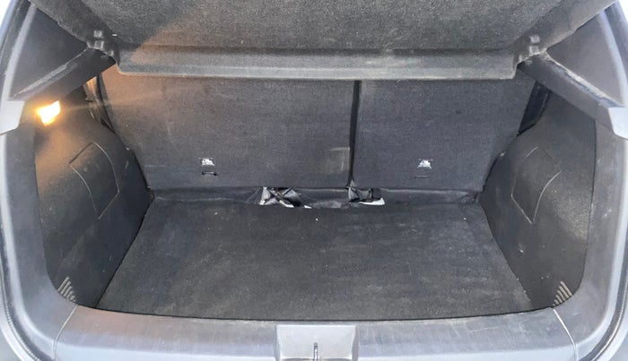 2023 Nissan MAGNITE XV TURBO, Petrol, Manual, 63,492 km, Boot Inside