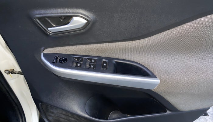 2023 Nissan MAGNITE XV TURBO, Petrol, Manual, 63,492 km, Driver Side Door Panels Control