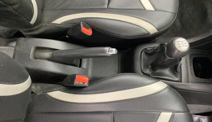 2015 Maruti Swift Dzire ZDI, Diesel, Manual, 63,320 km, Gear Lever