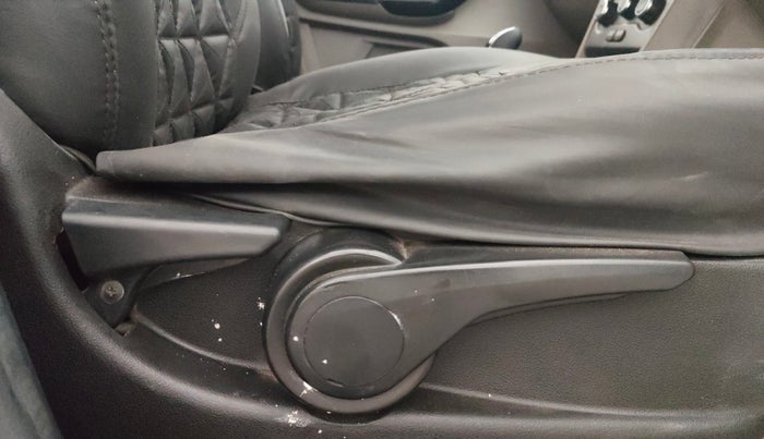 2018 Tata Tiago XZ PETROL, Petrol, Manual, 1,02,630 km, Driver Side Adjustment Panel