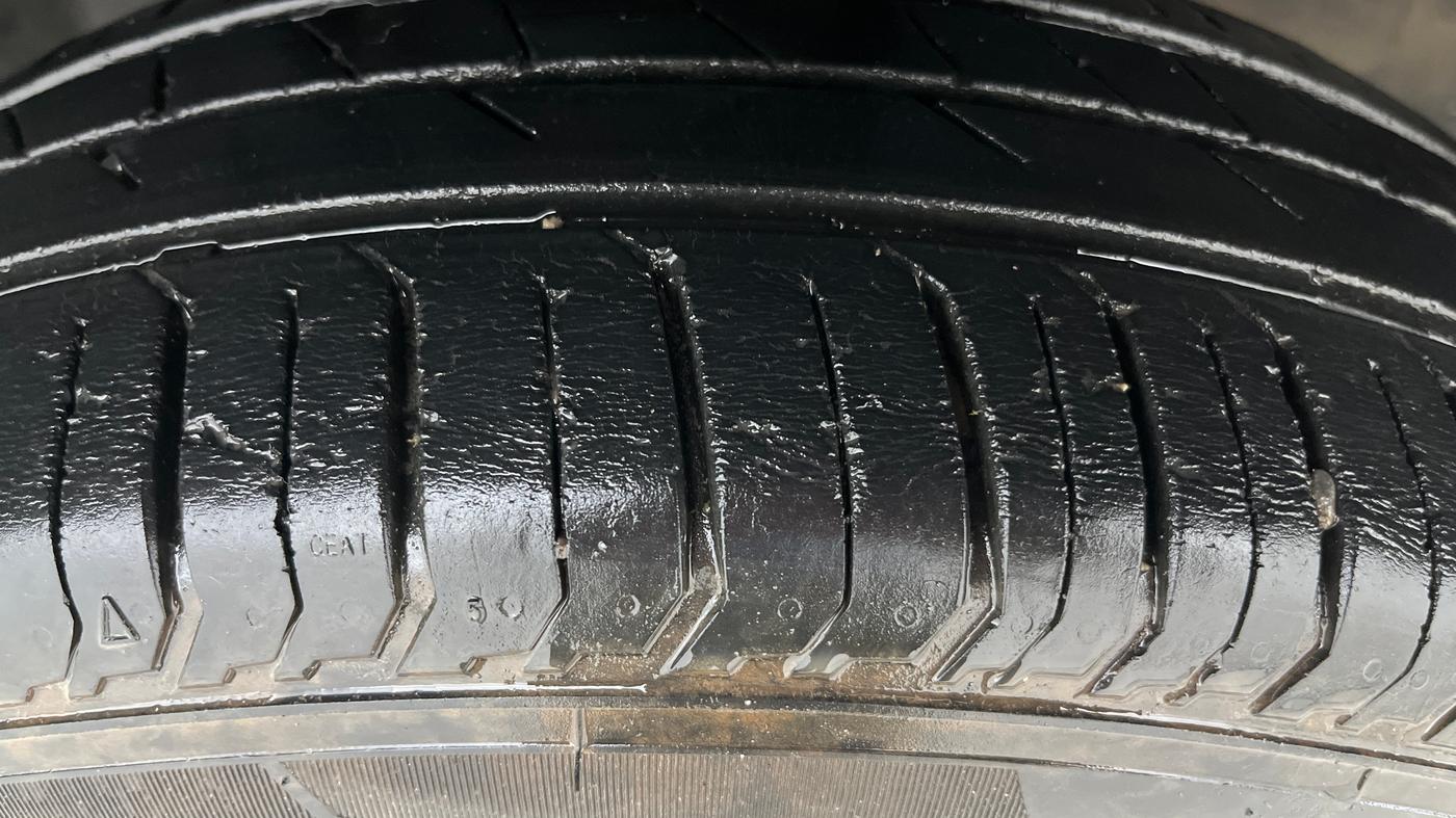2022 Tata PUNCH ADVENTURE MT, Petrol, Manual, 19,583 km, Right Front Tyre Tread